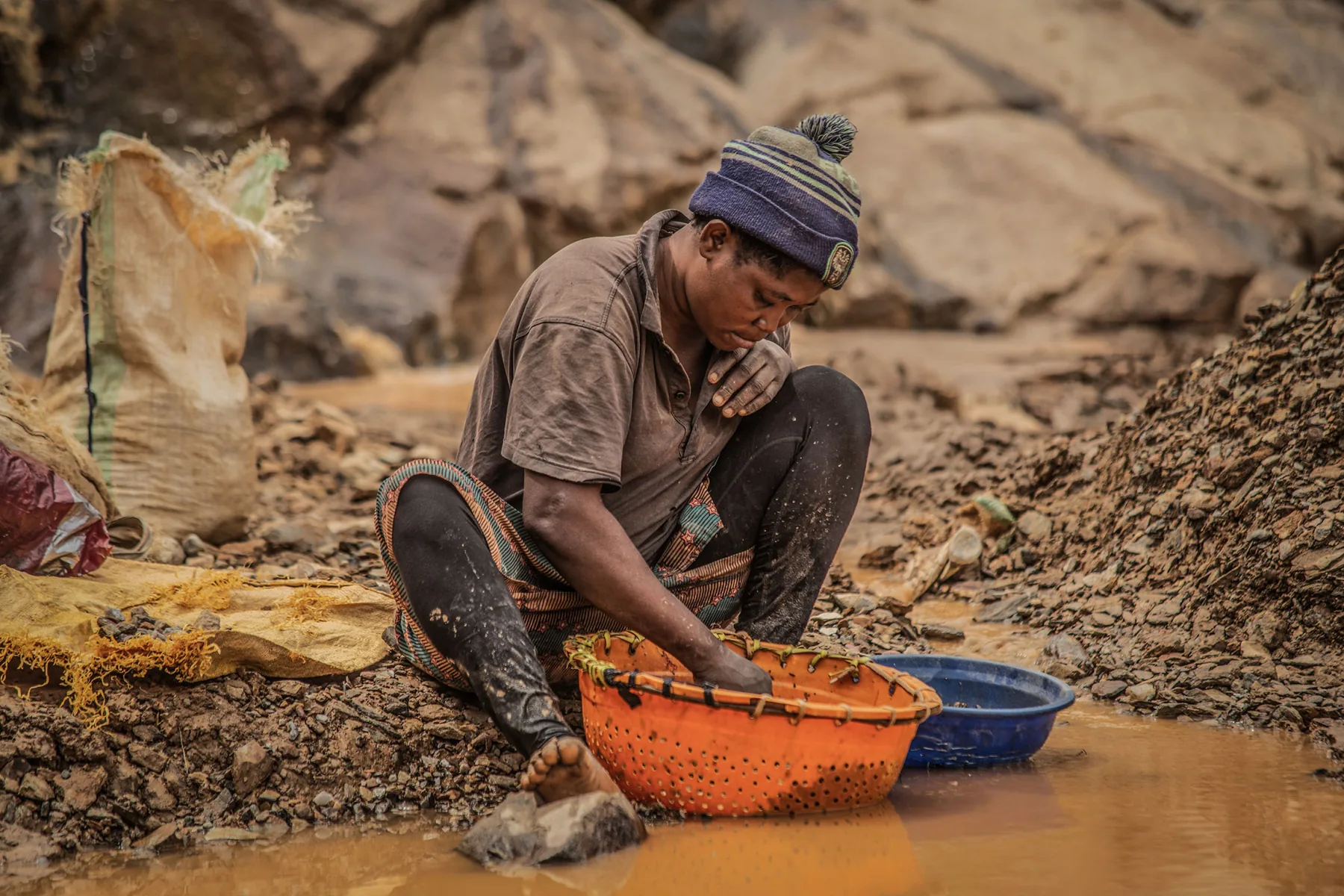 Egyptian forces detained hundreds near the Sudan border over alleged illegal gold mining and smuggling, amid wider instability in Sudan where gold resources are widely linked to conflict financing and cross-border trafficking networks.